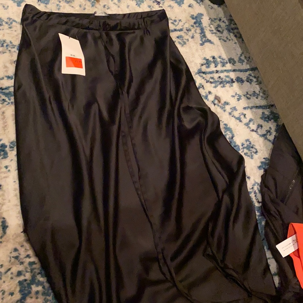LONG BLACK SKIRT